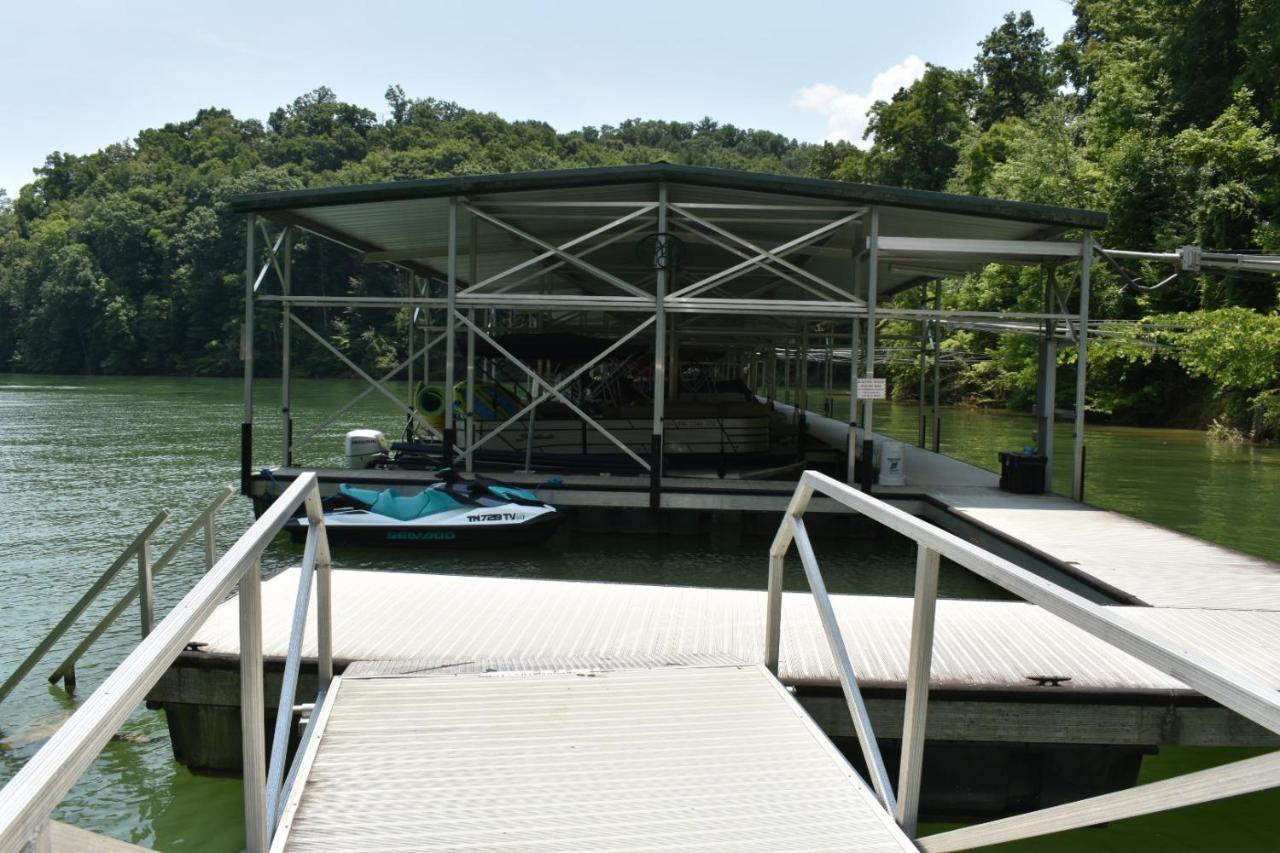 Tree Top Lodge - Gorgeous Lake Cabin With Hot Tub & Magnificent Views Of Forests And Mountains! Cabin Butler Kültér fotó