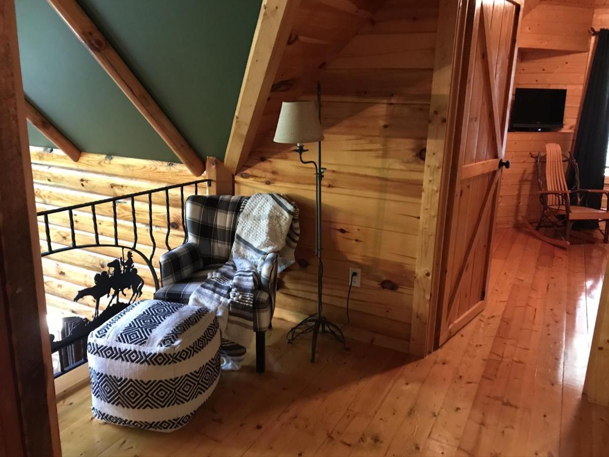 Tree Top Lodge - Gorgeous Lake Cabin With Hot Tub & Magnificent Views Of Forests And Mountains! Cabin Butler Kültér fotó