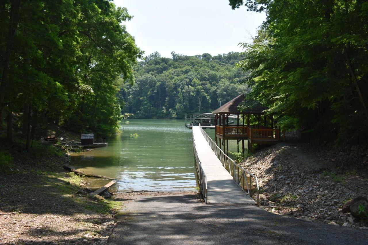 Tree Top Lodge - Gorgeous Lake Cabin With Hot Tub & Magnificent Views Of Forests And Mountains! Cabin Butler Kültér fotó