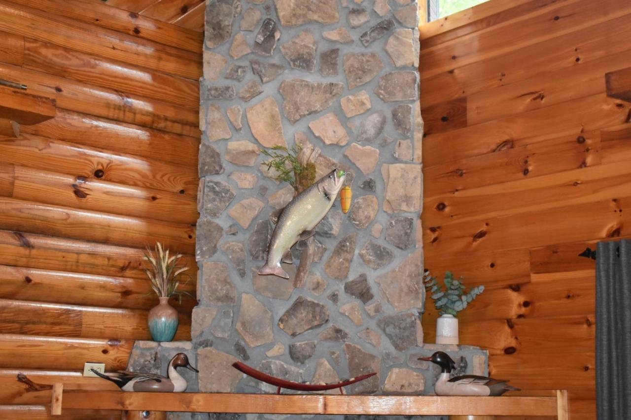 Tree Top Lodge - Gorgeous Lake Cabin With Hot Tub & Magnificent Views Of Forests And Mountains! Cabin Butler Kültér fotó