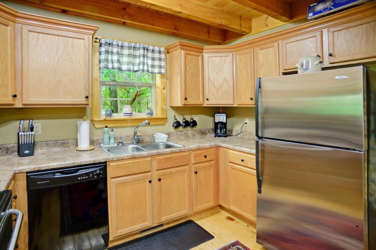 Tree Top Lodge - Gorgeous Lake Cabin With Hot Tub & Magnificent Views Of Forests And Mountains! Cabin Butler Kültér fotó