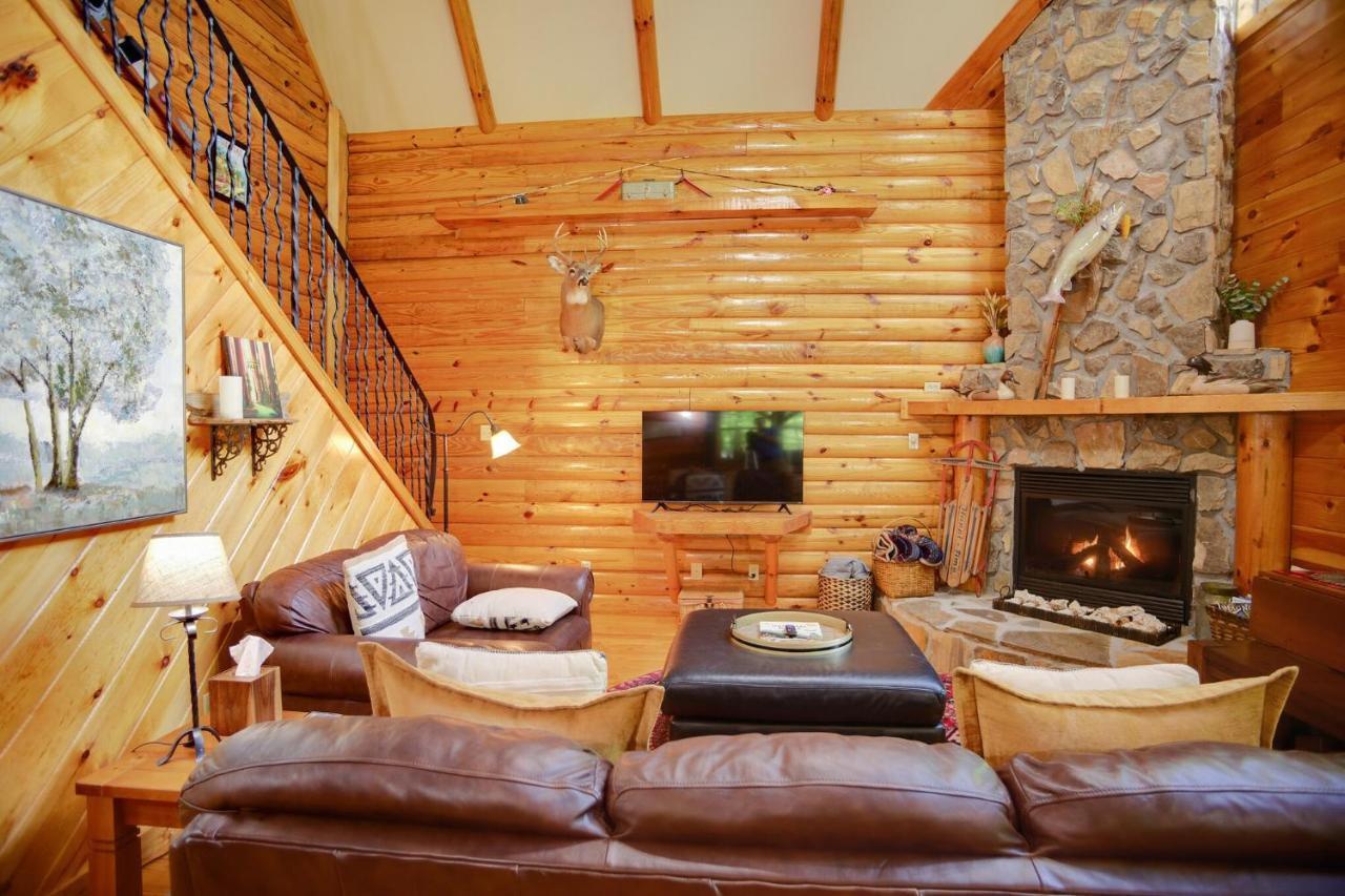 Tree Top Lodge - Gorgeous Lake Cabin With Hot Tub & Magnificent Views Of Forests And Mountains! Cabin Butler Kültér fotó