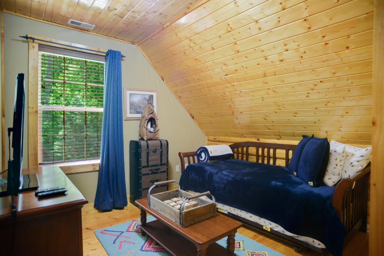 Tree Top Lodge - Gorgeous Lake Cabin With Hot Tub & Magnificent Views Of Forests And Mountains! Cabin Butler Kültér fotó